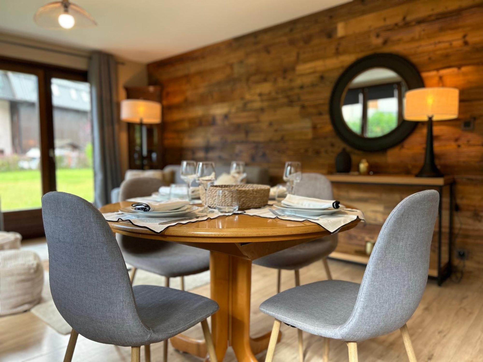 Appartement Style Chalet Avec Grande Terrasse Et Parking Prive シャモニー エクステリア 写真
